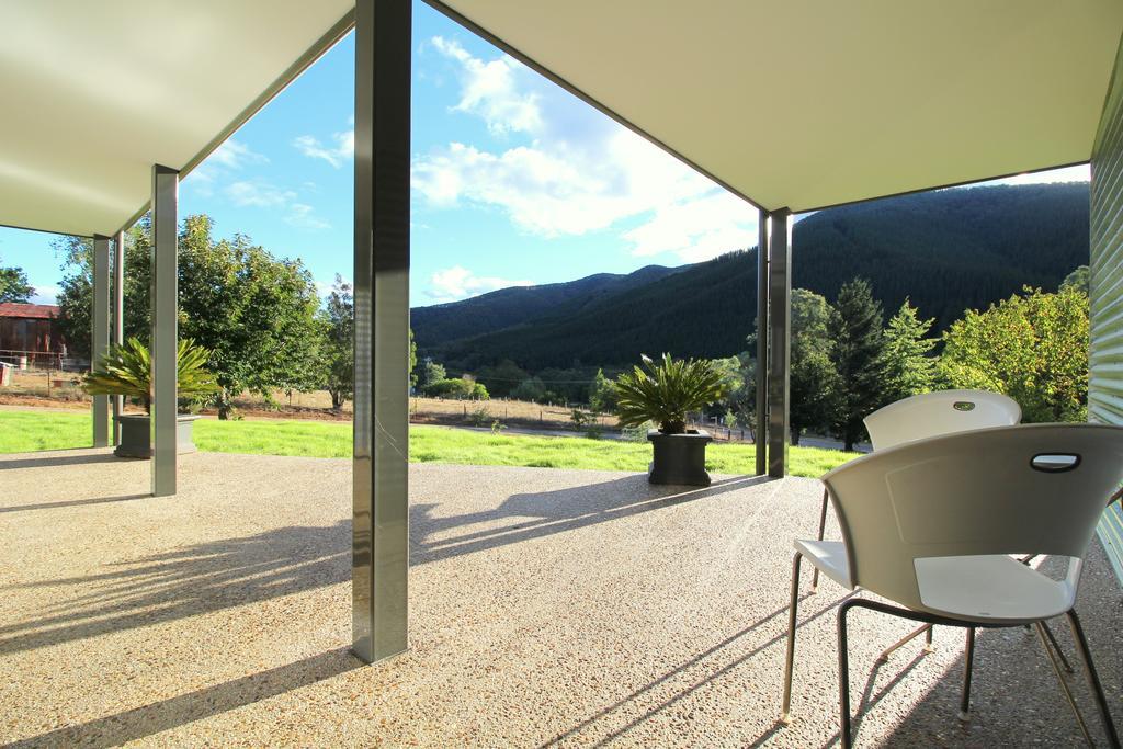 3 Bells Alpine Cottage Bright Exterior foto